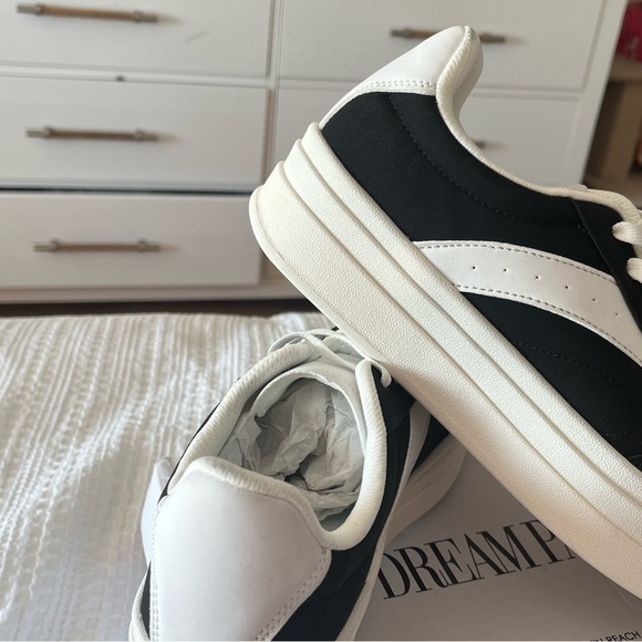 Dreamworks Shoes - NWT's Dreamworks Black Suede and White Women’s Sneakers